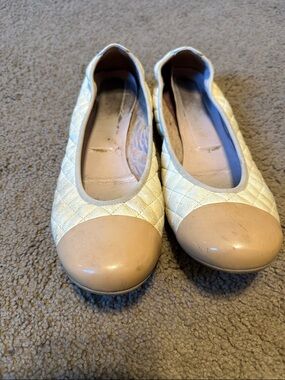 Pretty Ballerinas Cream Quilted Flats with Nude Cap Toe